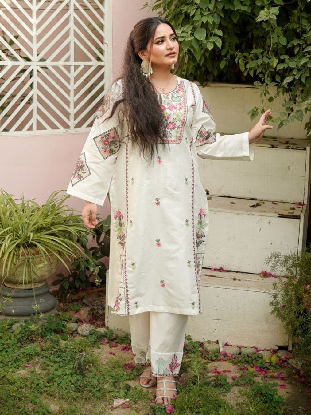 White Dove – Multi Embroidered Lawn 2-Piece Set