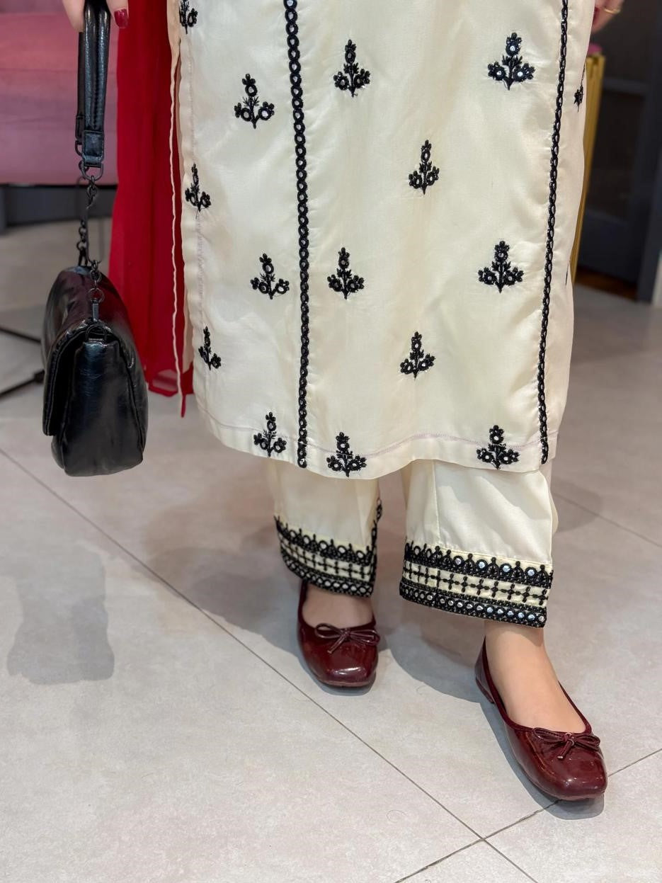 Taaj – Heavy Embroidered 3-Piece Suit (Stitched)