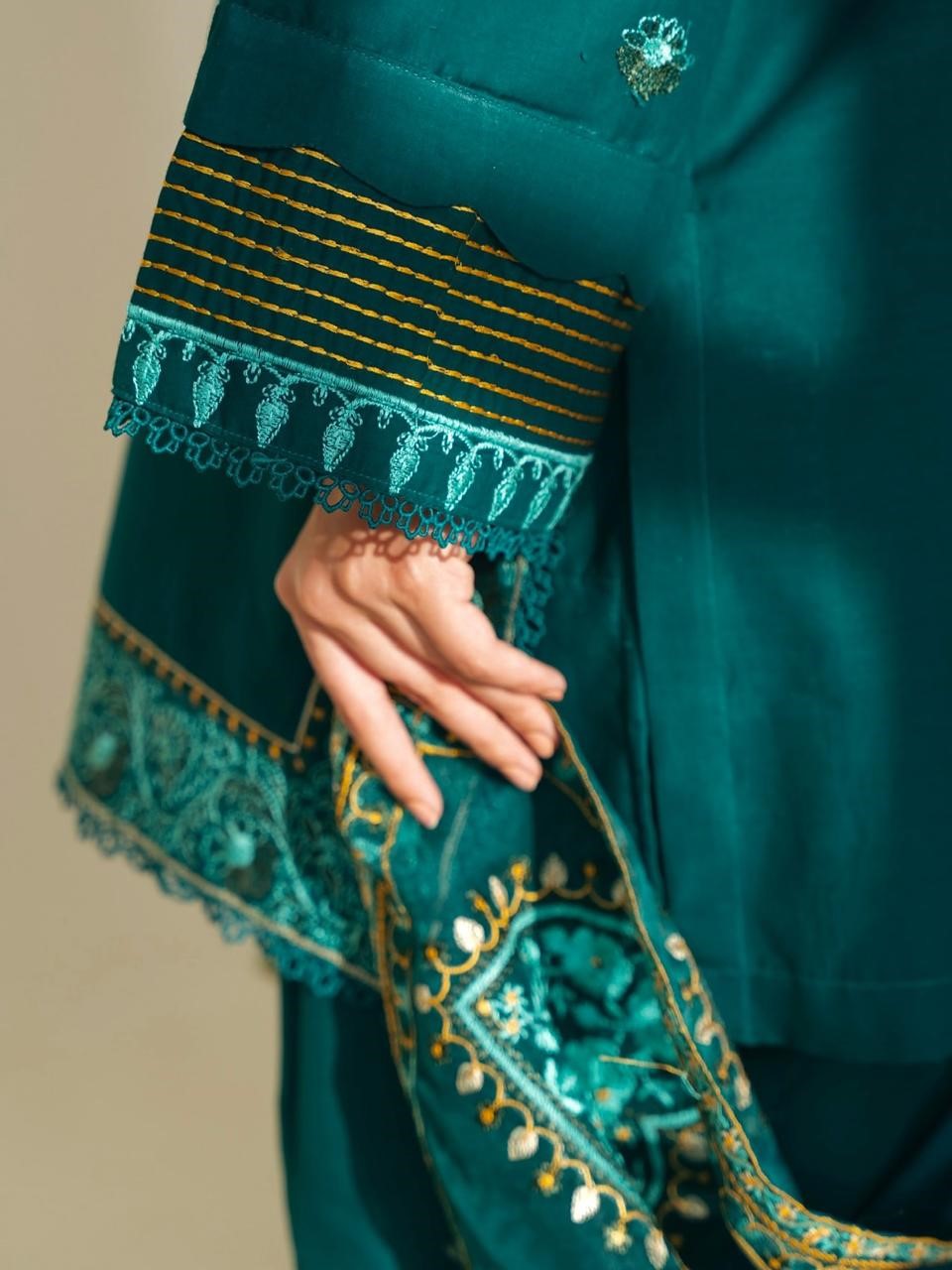 Aima – Luxury Embroidered Lawn 3-Piece Suit (Stitched)