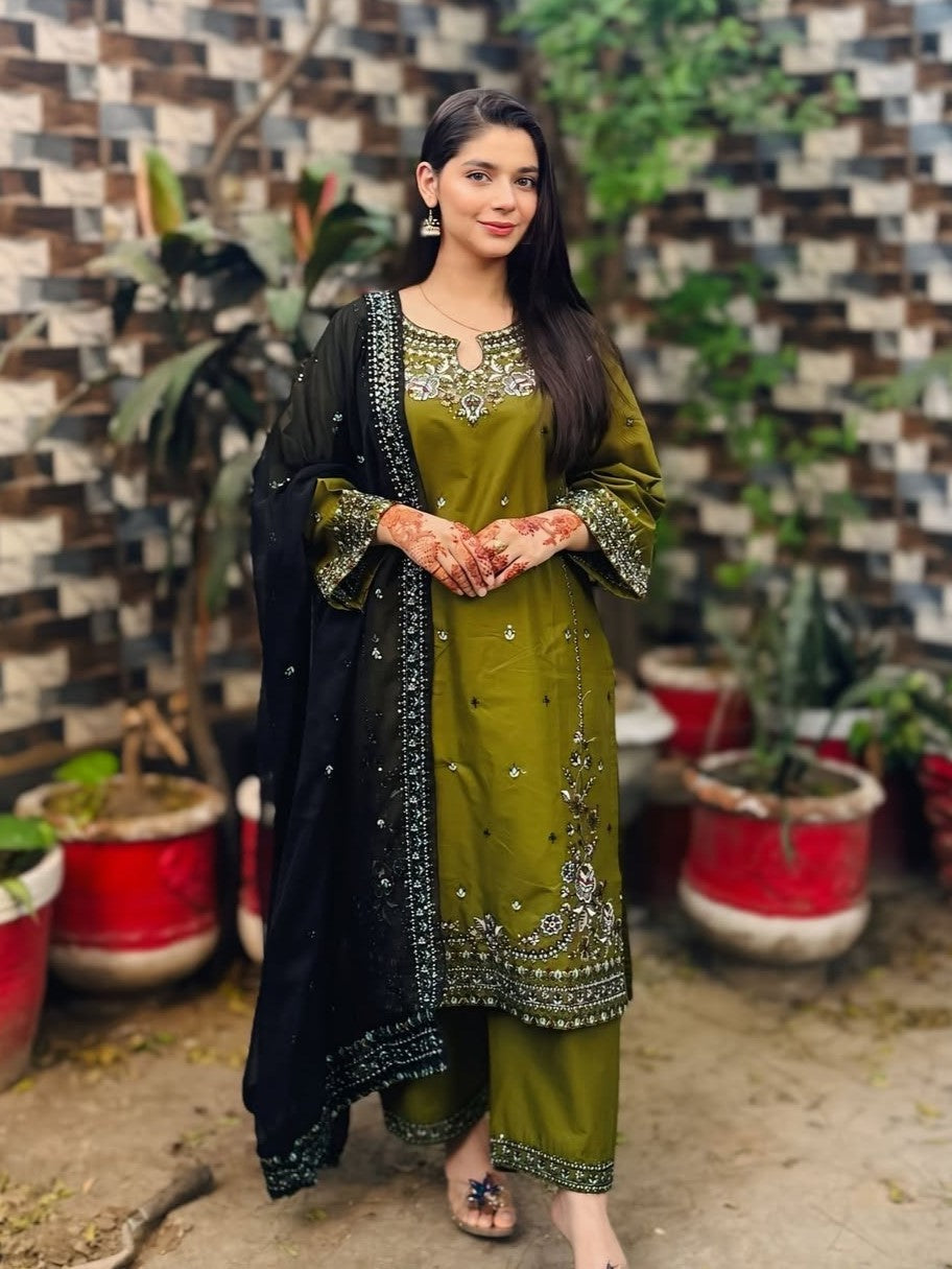 Mayal – Ezza Embroidered 3-Piece Lawn Set