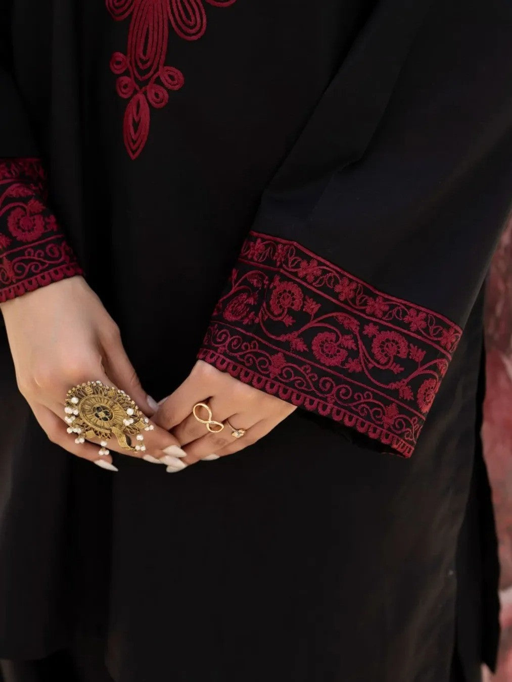 Zaroon – Luxury Embroidered 3-Piece Lawn Set with Farshi Shalwar