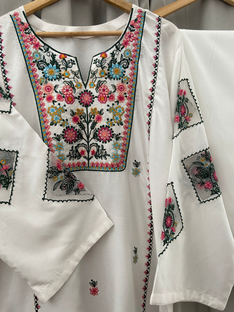 White Dove – Multi Embroidered Lawn 2-Piece Set