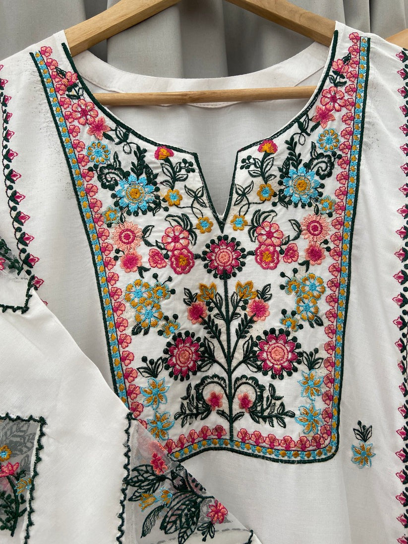 White Dove – Multi Embroidered Lawn 2-Piece Set
