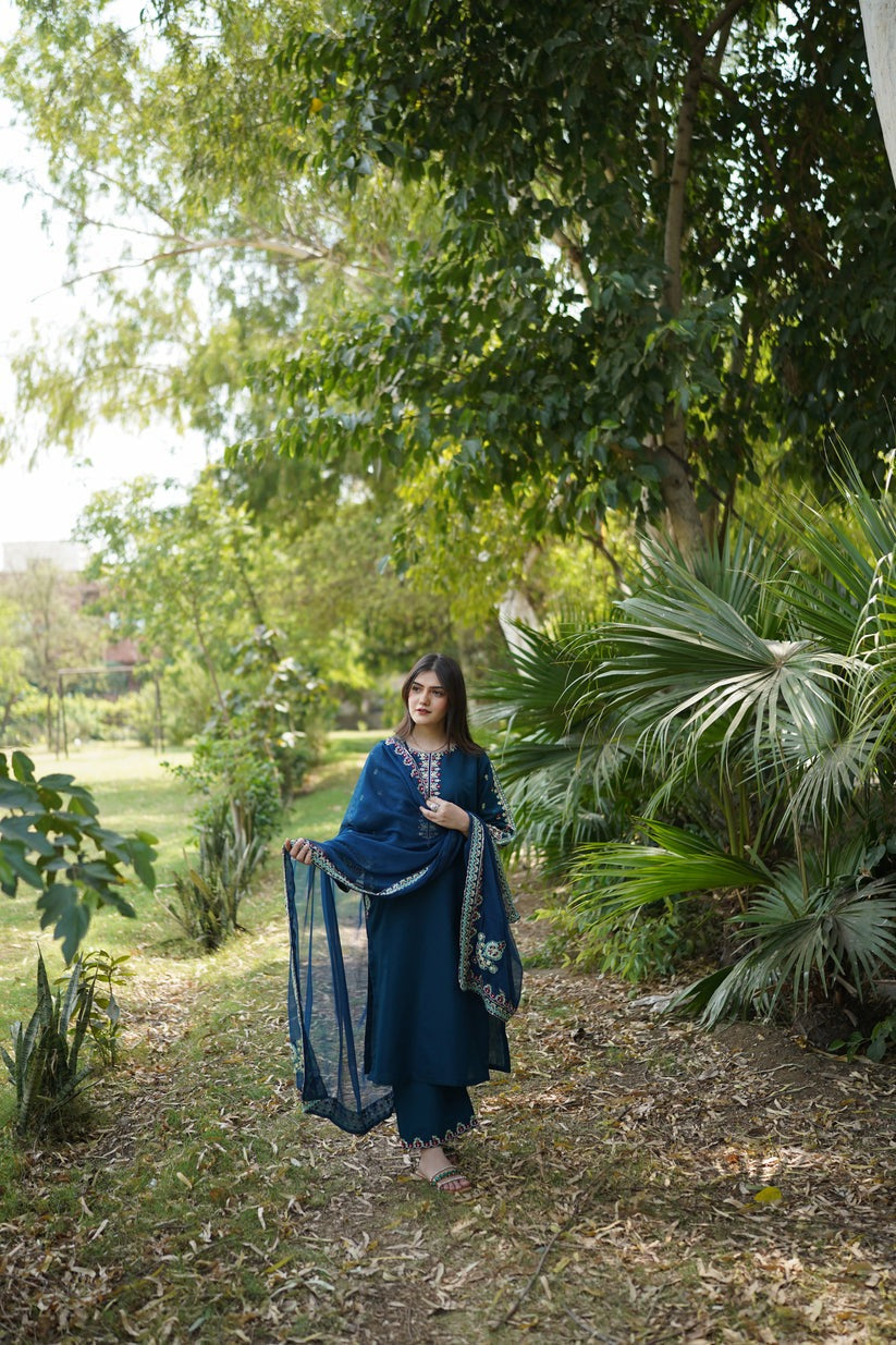 Mashal – Embroidered Lawn 3-Piece Set with Chiffon Dupatta