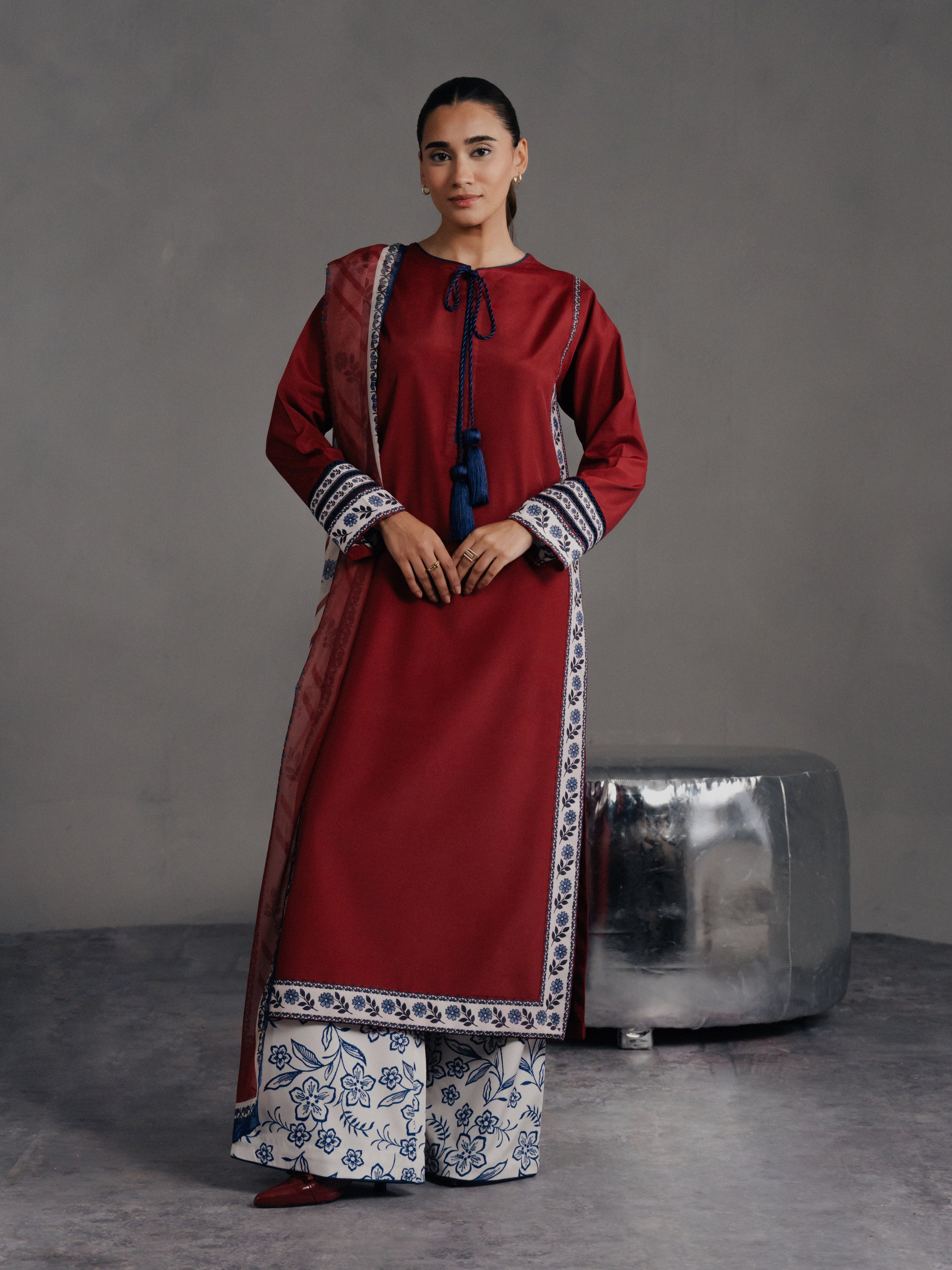 Mahveen – Maroon Bloom 3-Piece Printed Suit (Stitched)