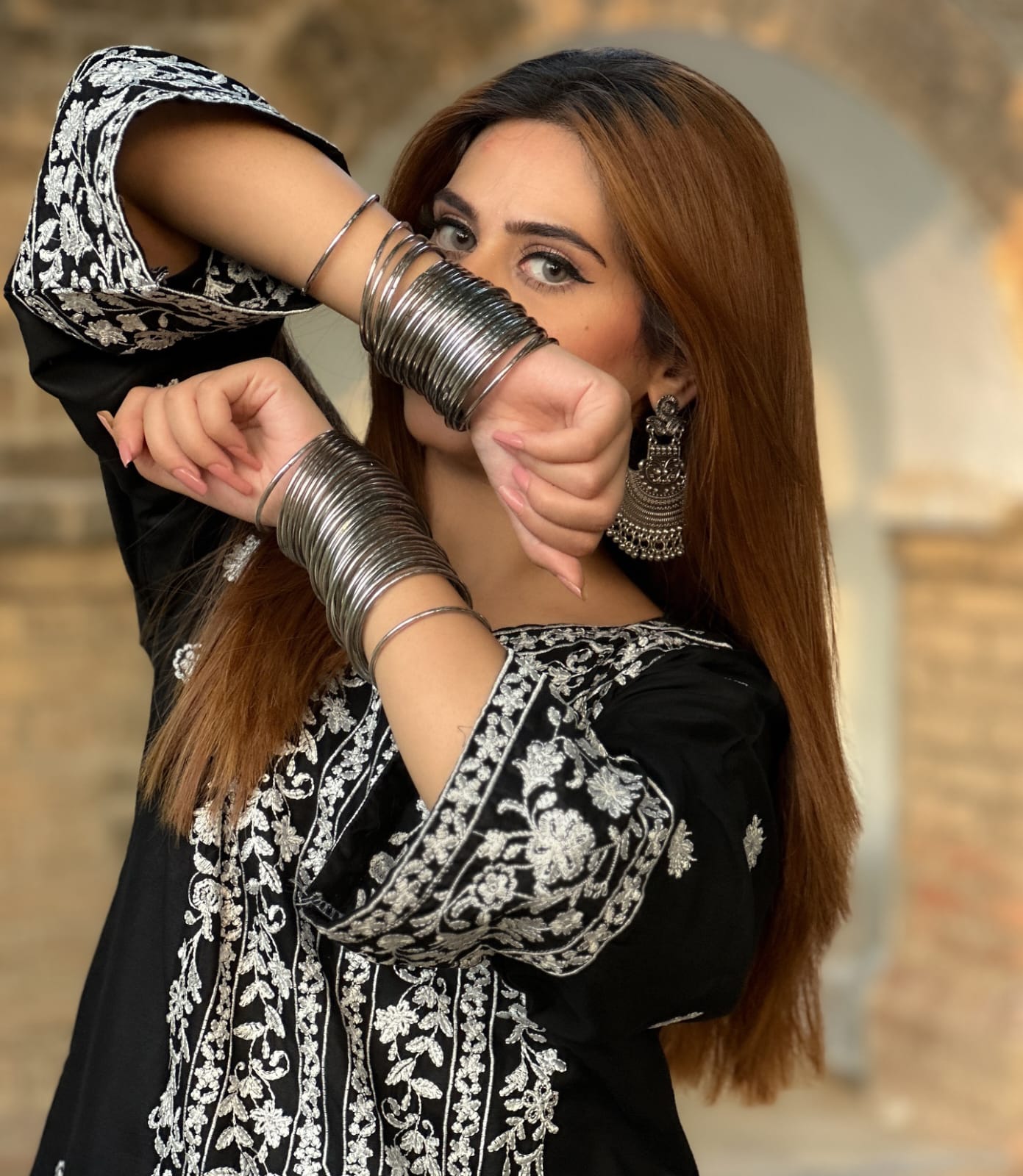 HINA – Embroidered Elegance 2-piece stitched set