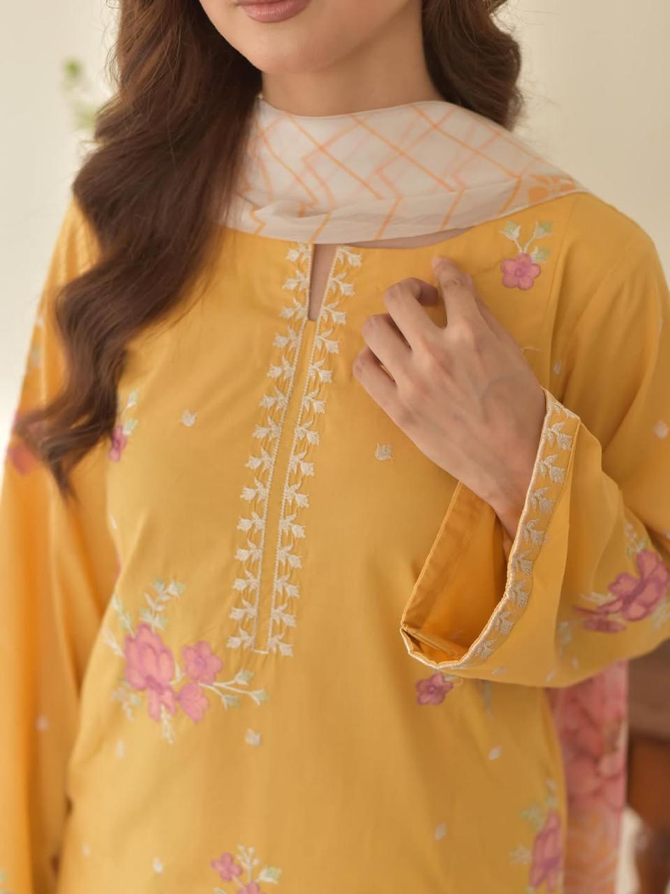 Sunaina – Fully Embroidered 3-Piece Suit with Farshi Shalwar (Stitched)