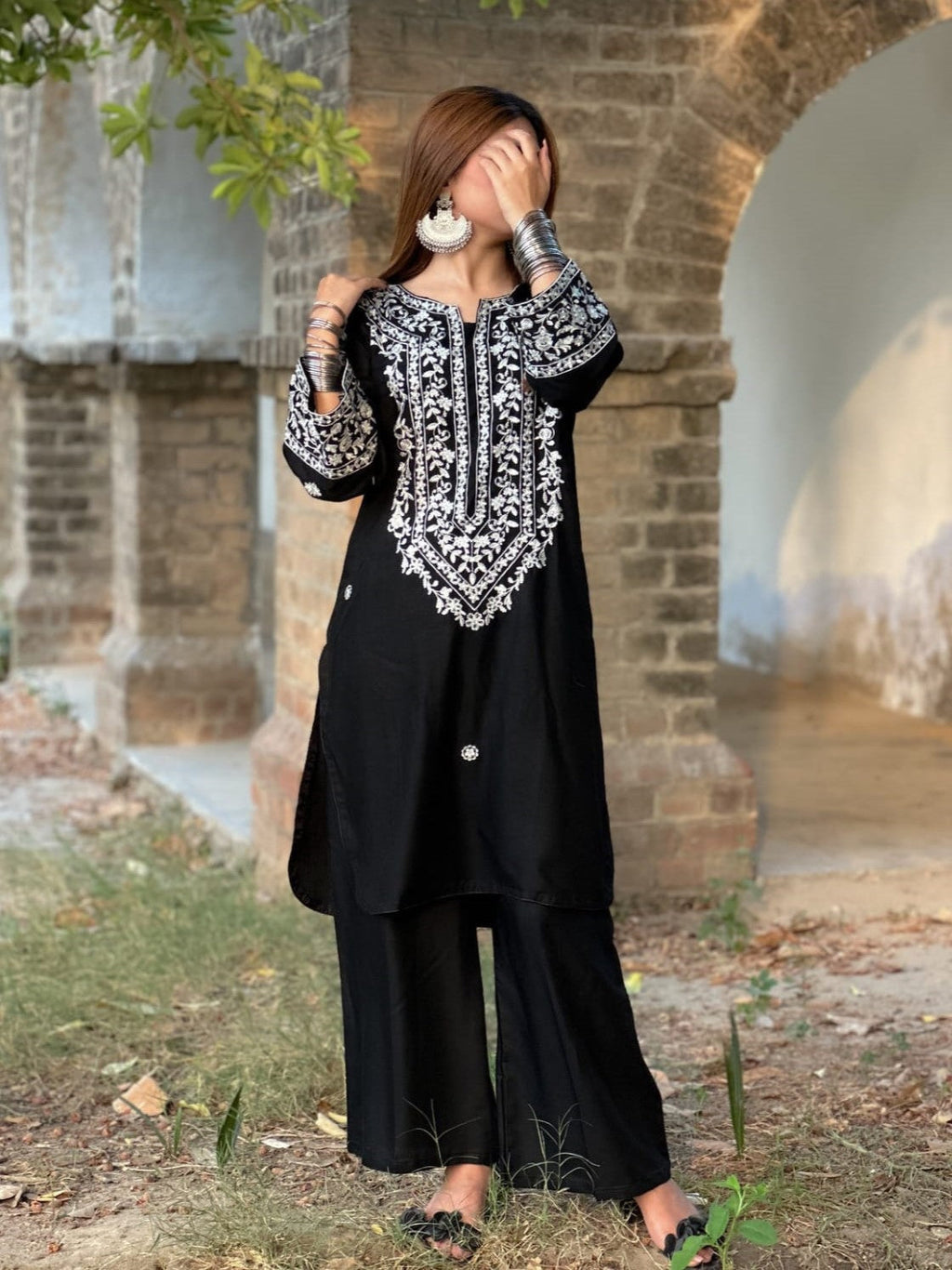 HINA – Embroidered Elegance 2-piece stitched set