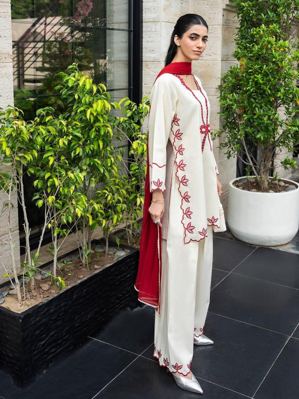 Zola – Luxury Embroidered 3-Piece Suit (Stitched)