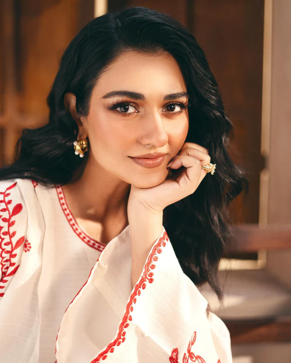 Alyana – Embroidered 2-Piece Arabic Lawn Set (Shirt & Plazo)