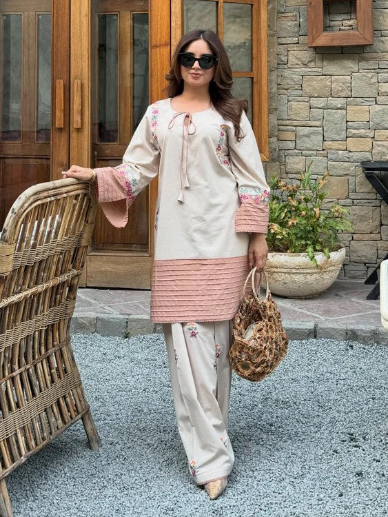 Vaari – Embroidered 2-Piece Lawn Set with Farshi Shalwar