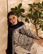 Zarish – Embroidered Lawn 3-Piece Set (Stitched)