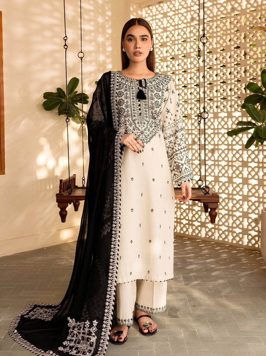 Zarish – Embroidered Lawn 3-Piece Set (Stitched)